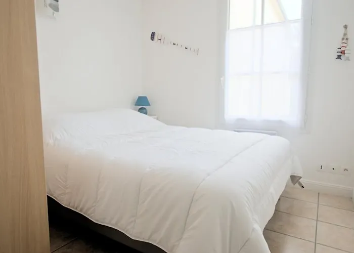 Fonctionnel Intra-muros Avec Cour Et Garage Securise - Fr-1-835-1 Apartmán *