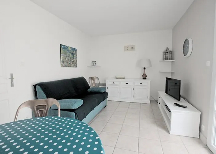 Apartmán Fonctionnel Intra-muros Avec Cour Et Garage Securise - Fr-1-835-1 Saint-Martin-de-Ré