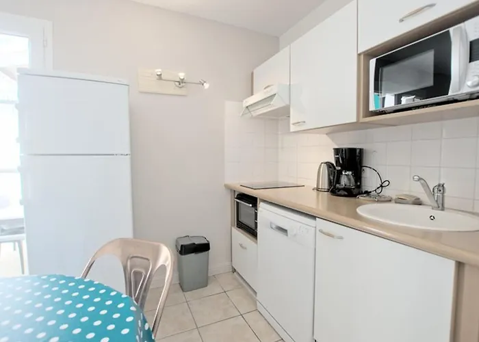 Fonctionnel Intra-muros Avec Cour Et Garage Securise - Fr-1-835-1 Saint-Martin-de-Ré