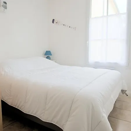 Fonctionnel Intra-muros Avec Cour Et Garage Securise - Fr-1-835-1 Daire *