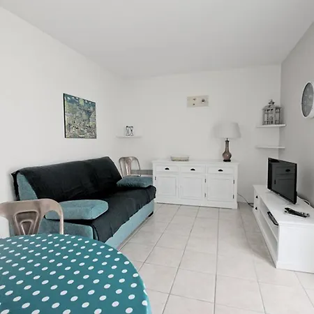 Appartement Fonctionnel Intra-muros Avec Cour Et Garage Securise - Fr-1-835-1 Saint-Martin-de-Ré