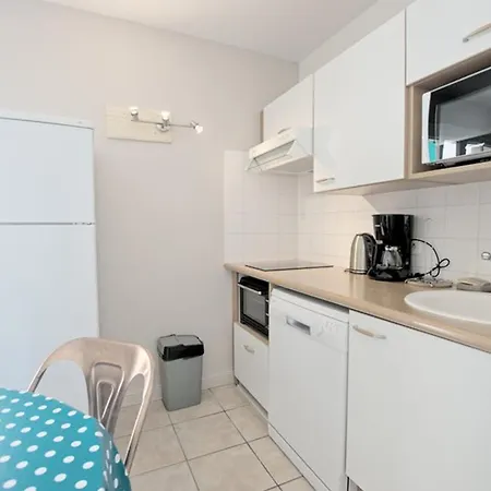 Fonctionnel Intra-muros Avec Cour Et Garage Securise - Fr-1-835-1 Saint-Martin-de-Ré