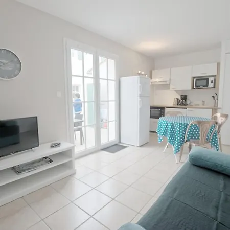 Fonctionnel Intra-muros Avec Cour Et Garage Securise Appartement